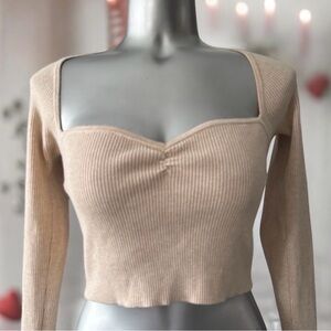 ✅American Eagle Outfitters Light Beige/Blush Ribbed Crop Top